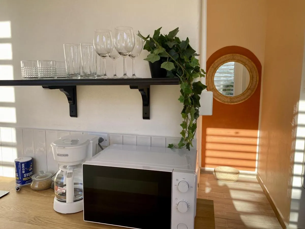Sun-Drenched And Central Apartment In Santurce With Parking Apt 8 圣胡安